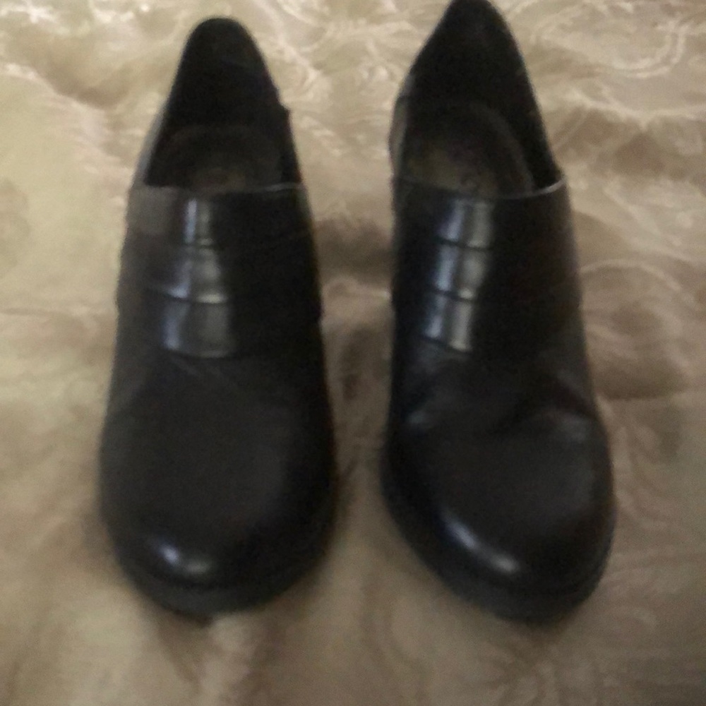 🌷🌷3 for $10 sale 🌷🌷 Me Too black booties size 7 - Picture 1 of 5
